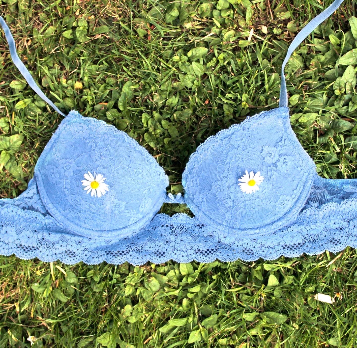 Trois bonnes raisons d'adopter la lingerie de seconde main