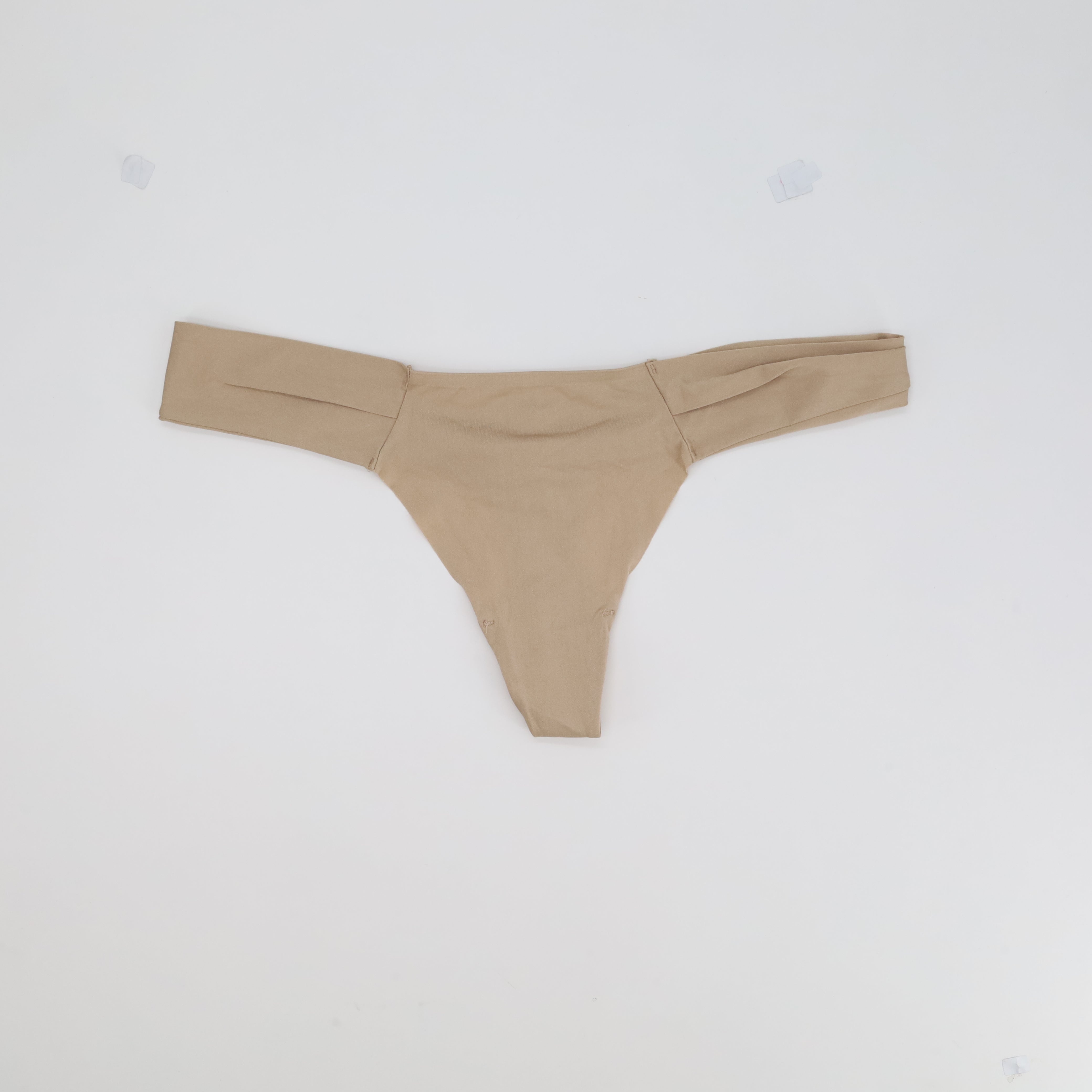 String Passionata Beige
