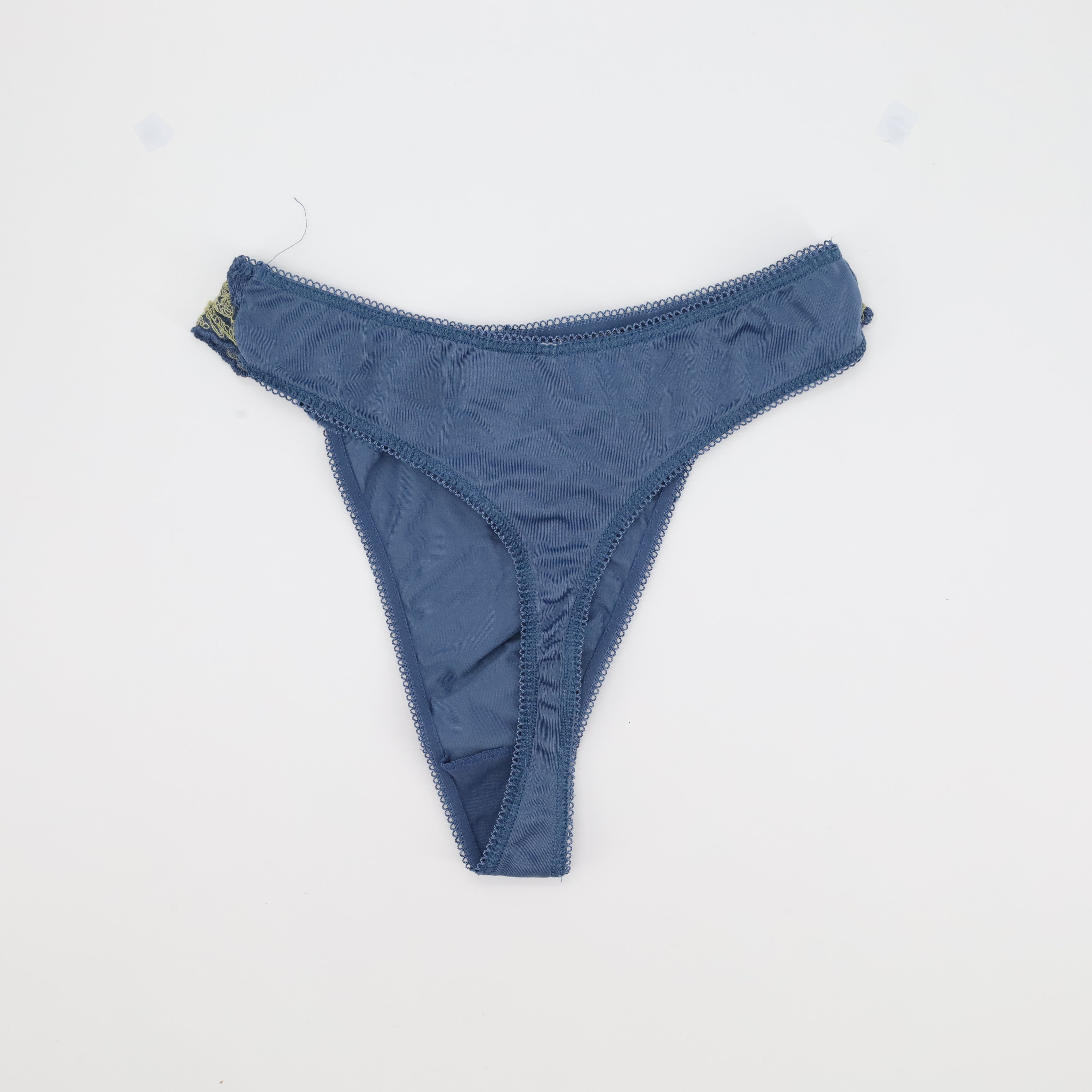 Tanga Antinea Bleu
