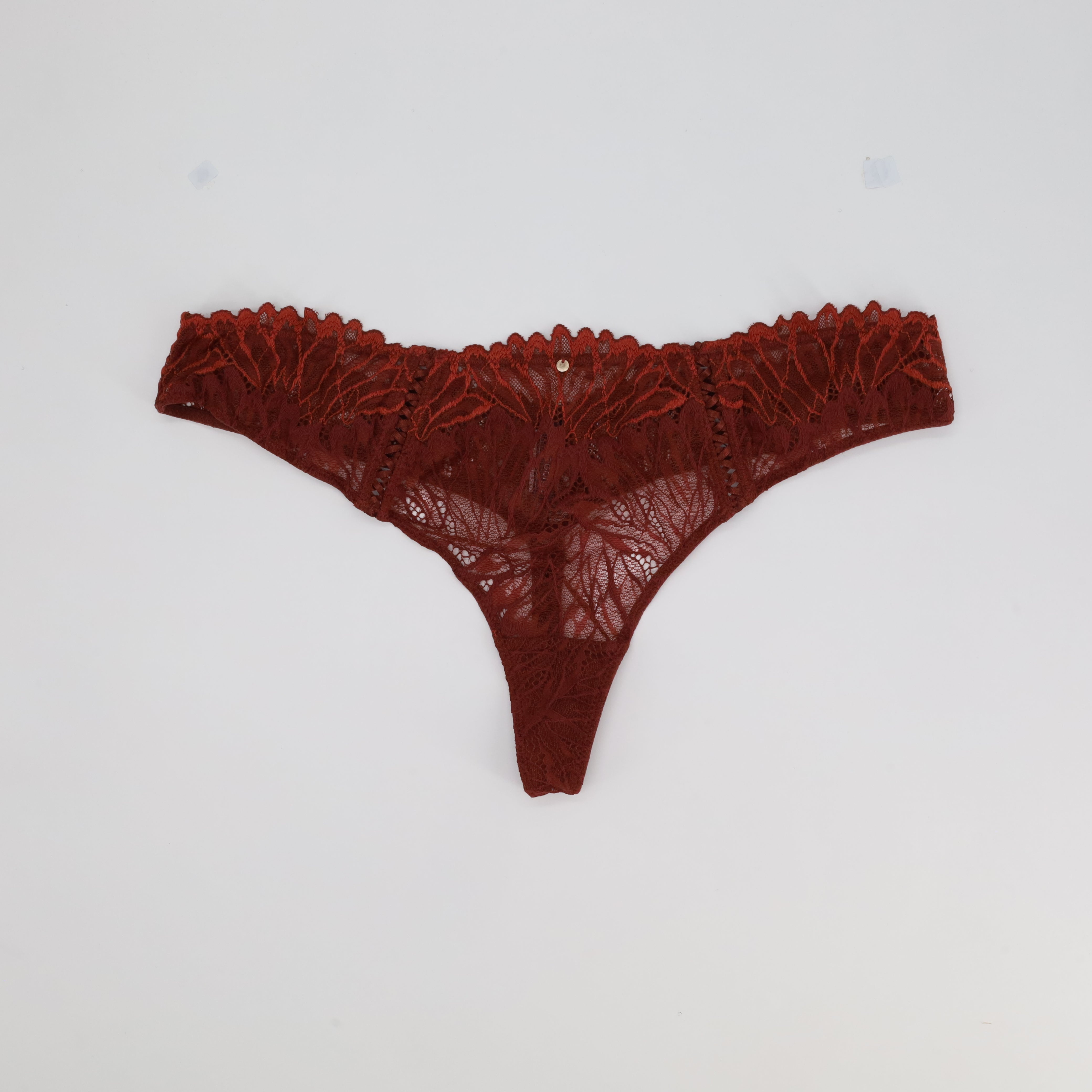 String RougeGorge Rouge