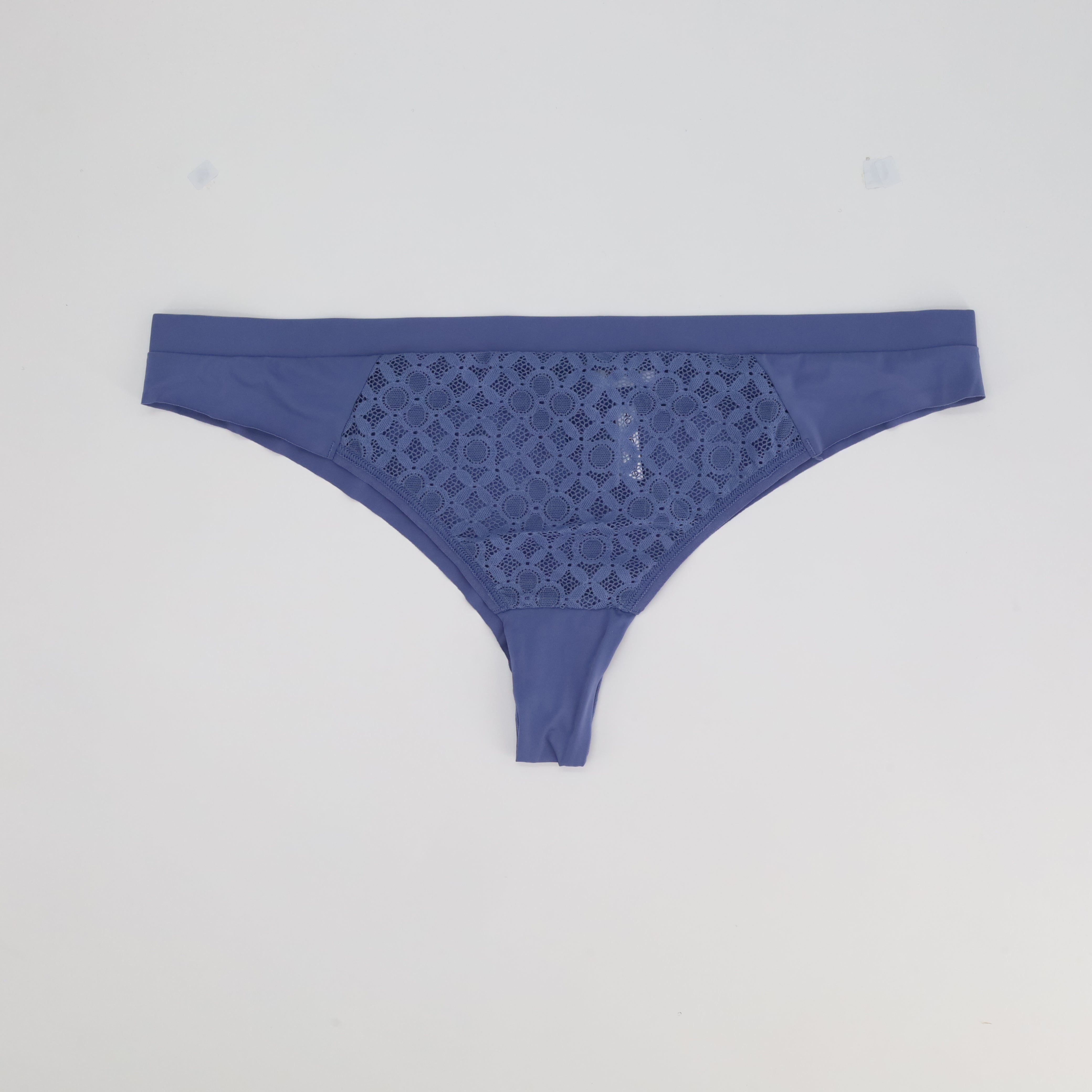 String RougeGorge Bleu