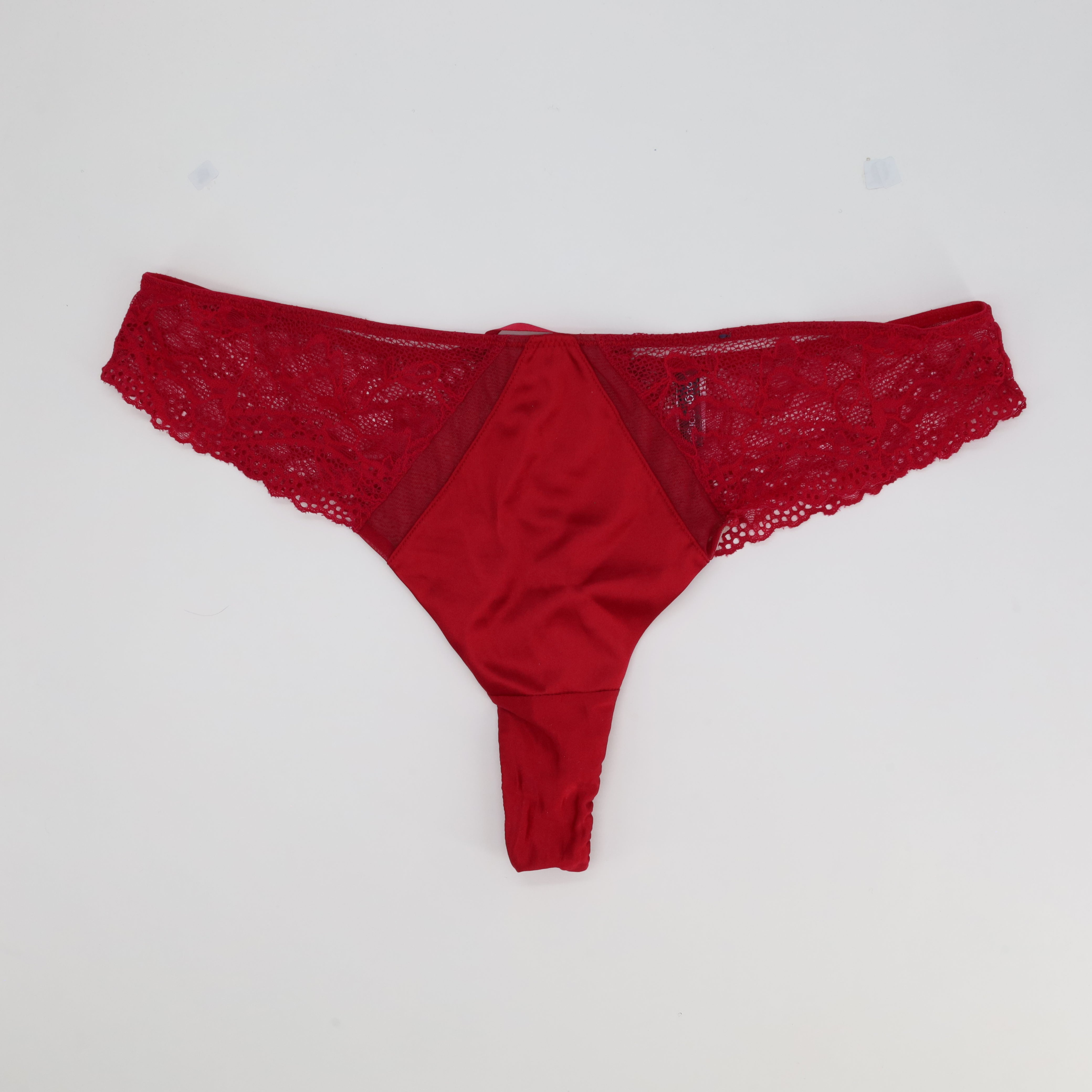 String RougeGorge Rouge