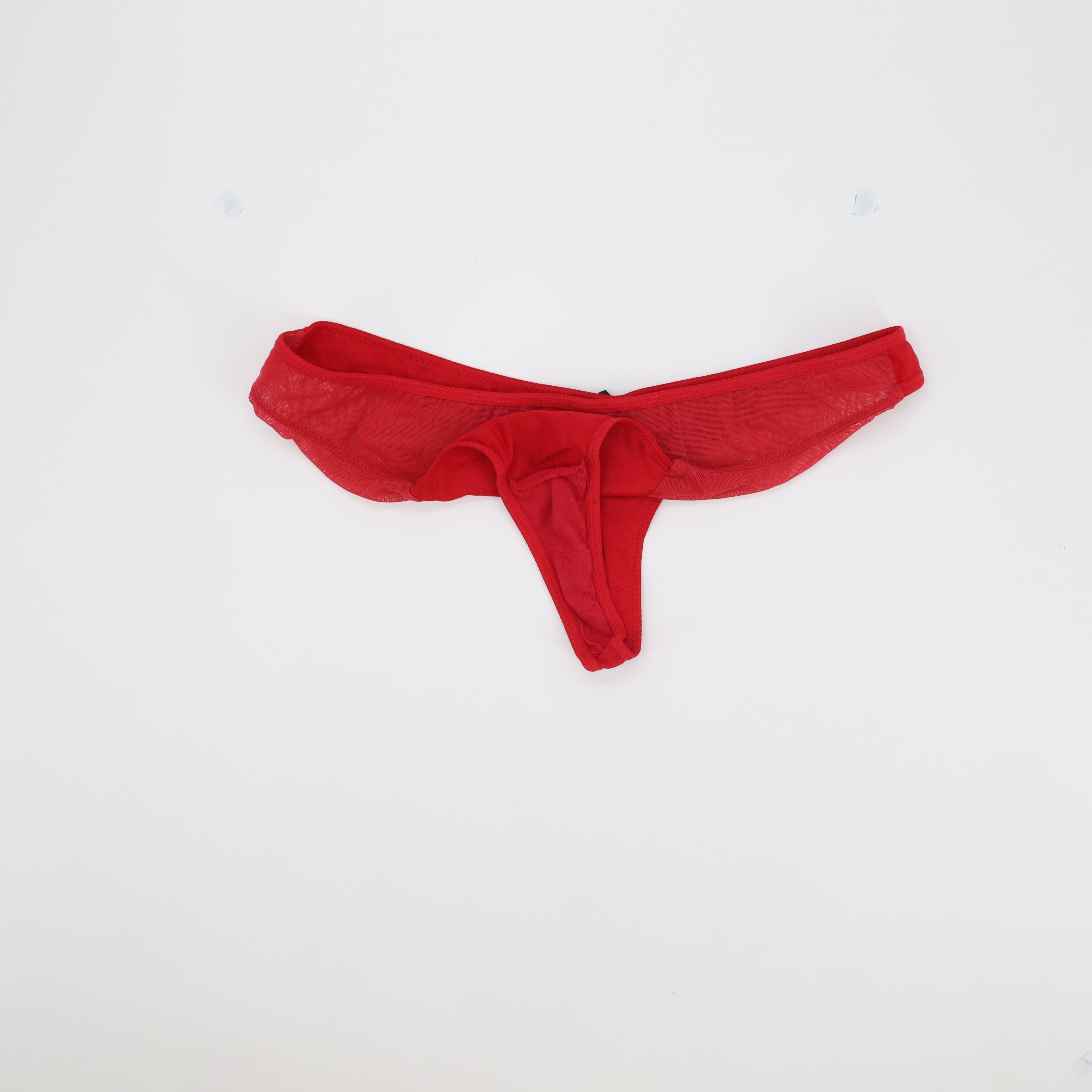 String Lovable Rouge