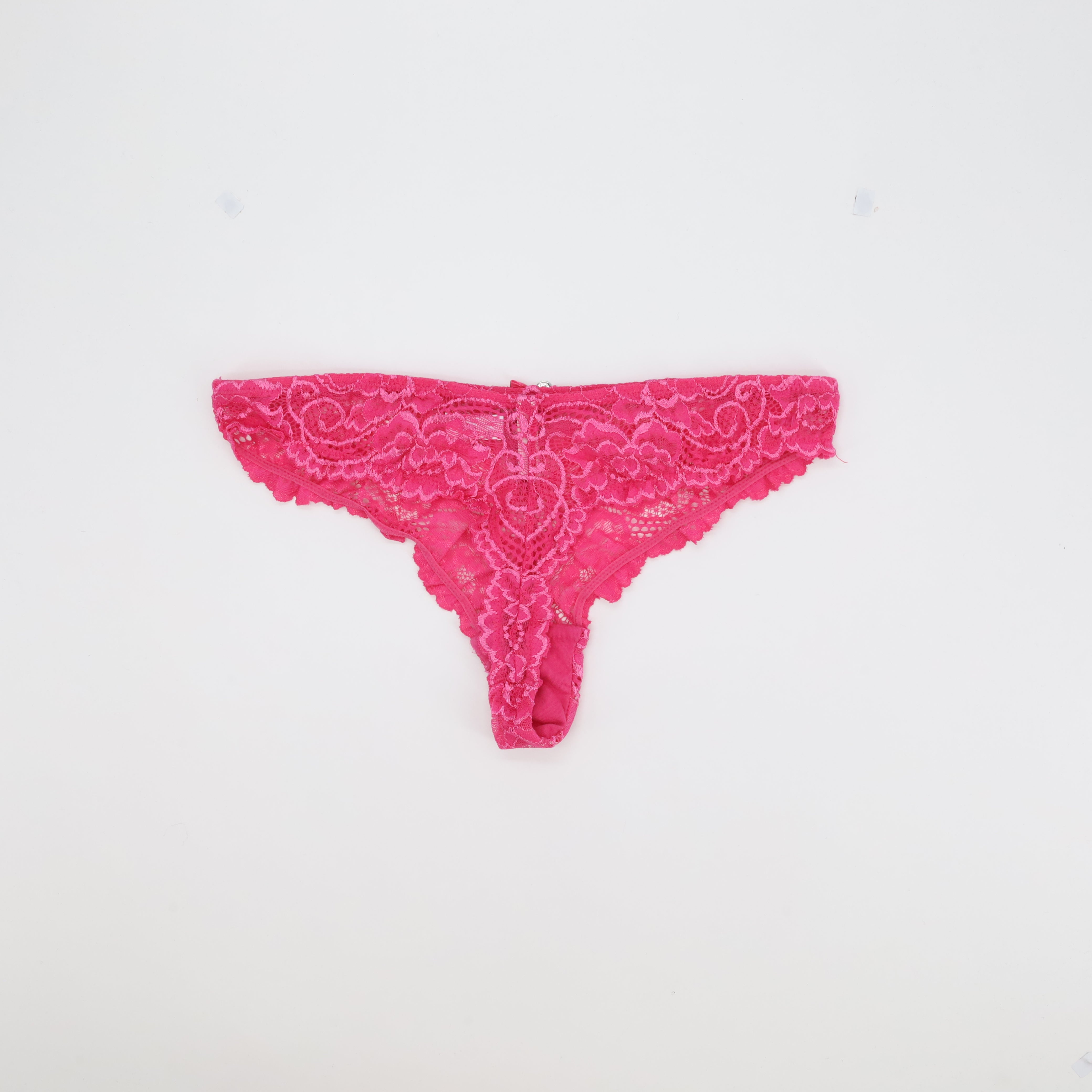 String RougeGorge Rose