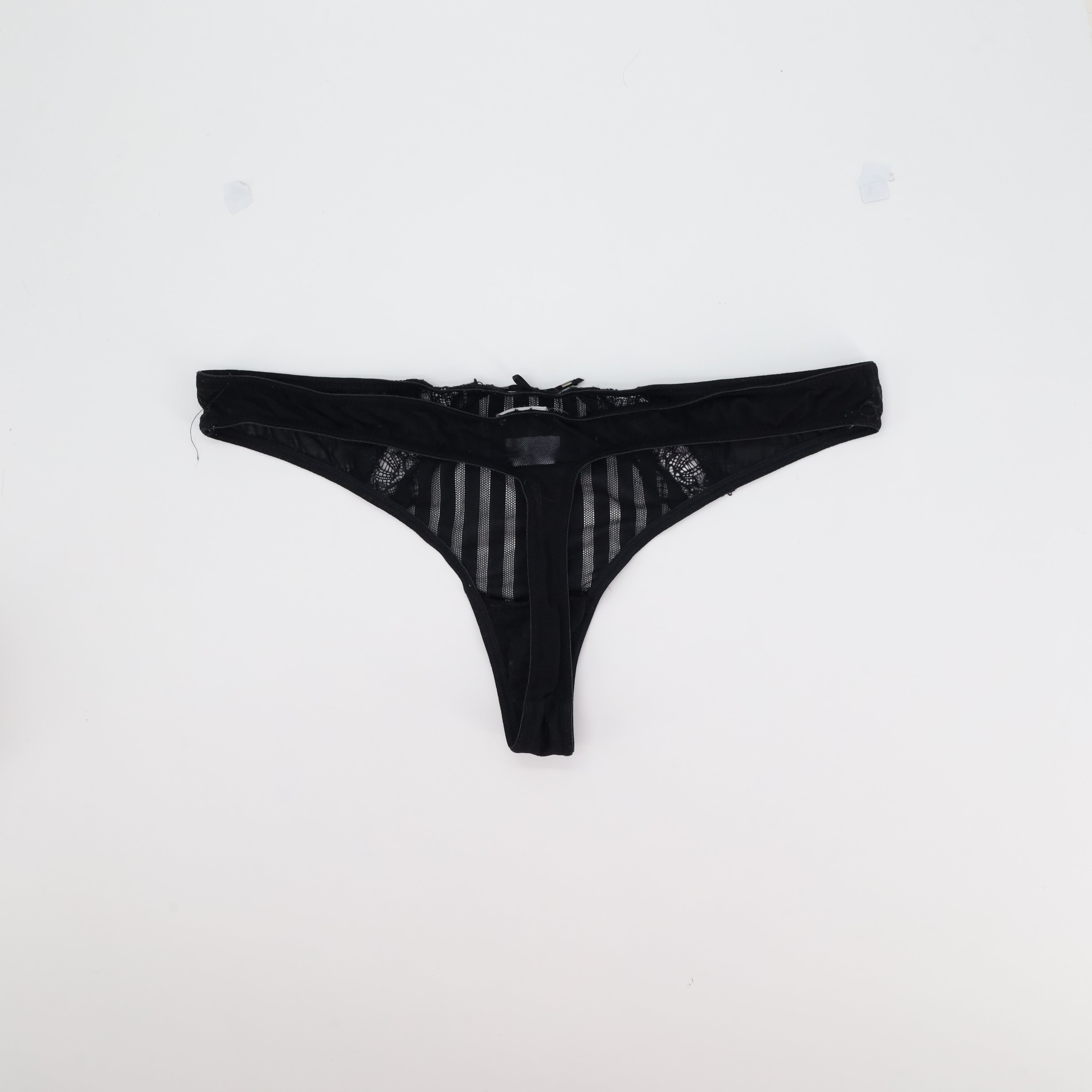 String Yamamay Noir