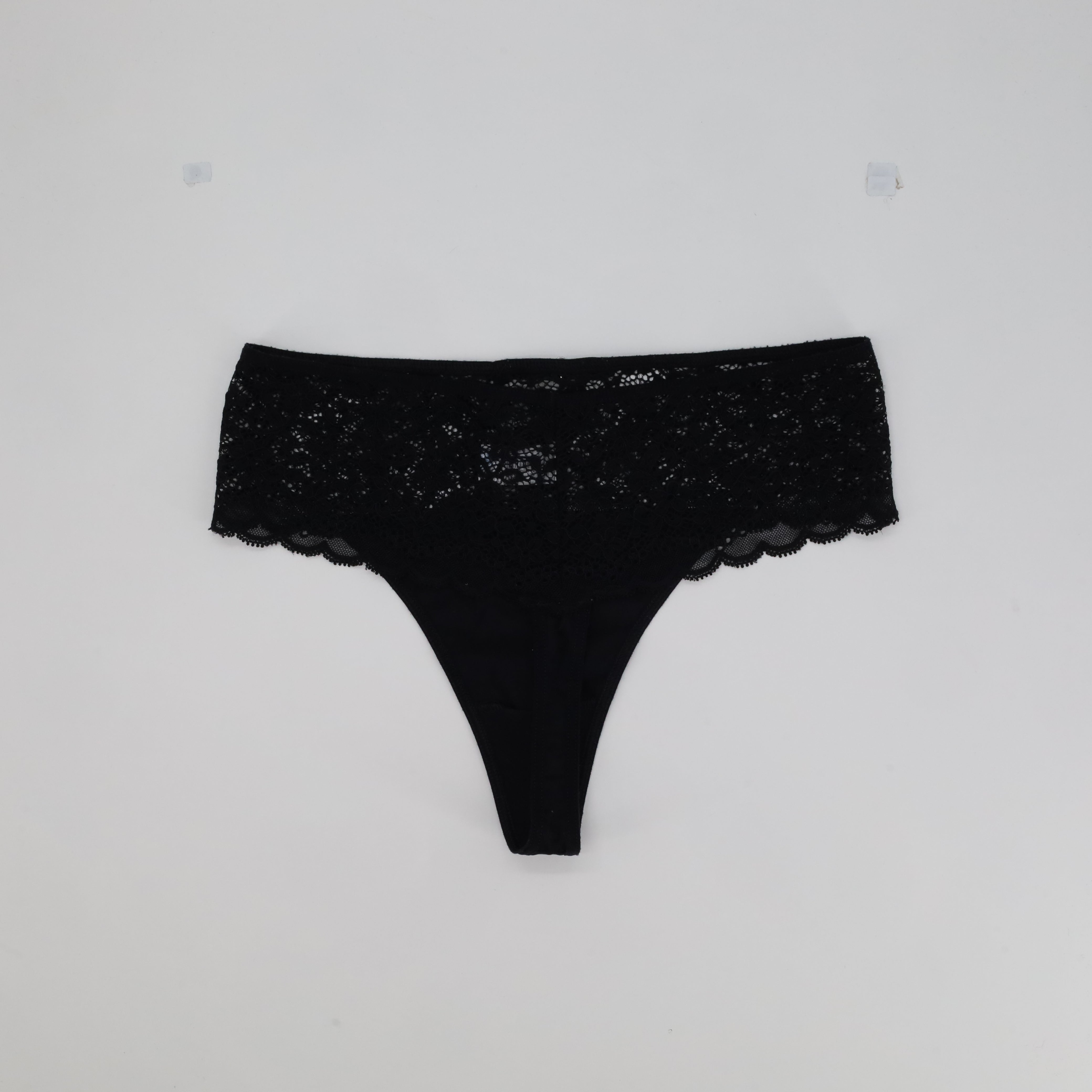 String Triumph Noir