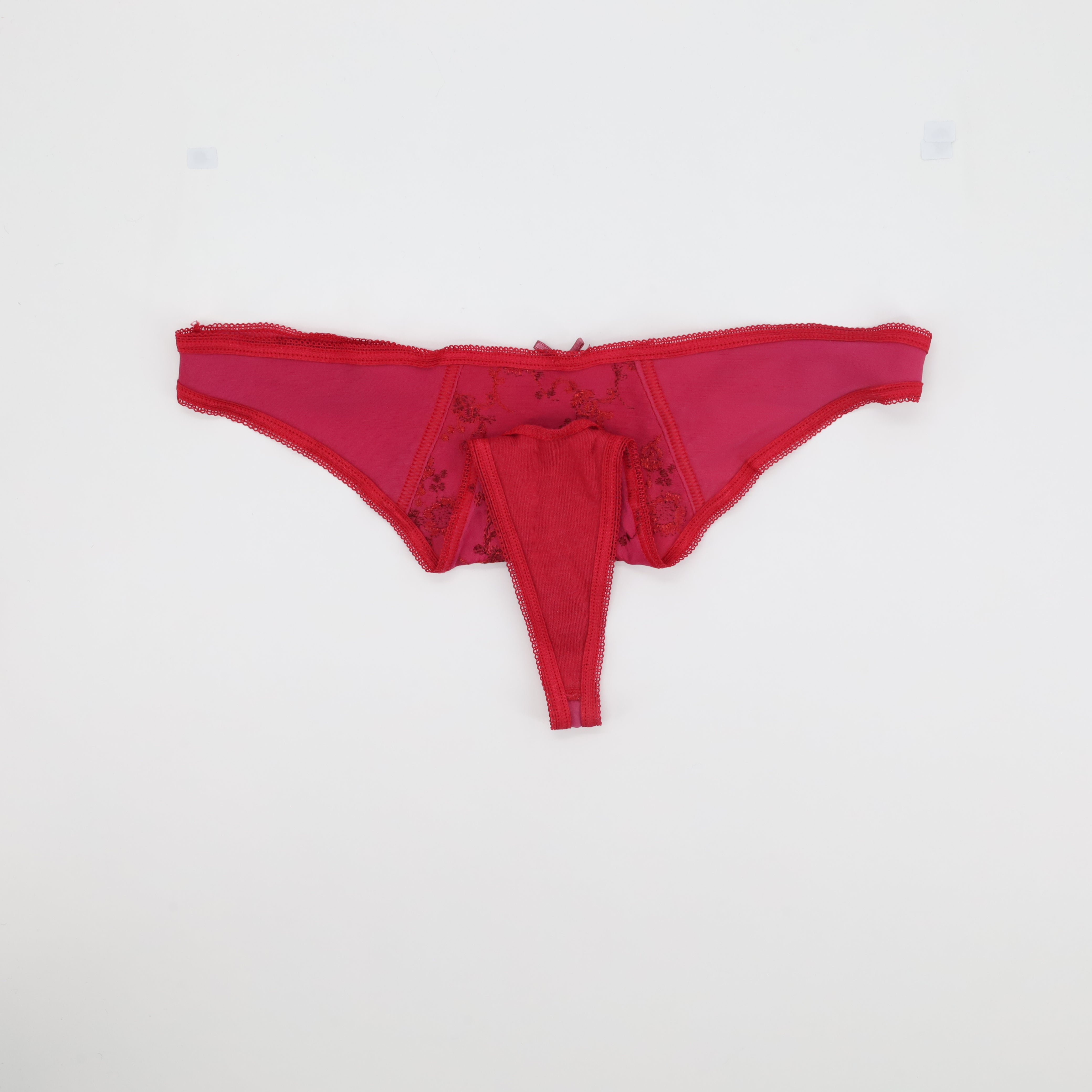 String Marque inconnue Rouge
