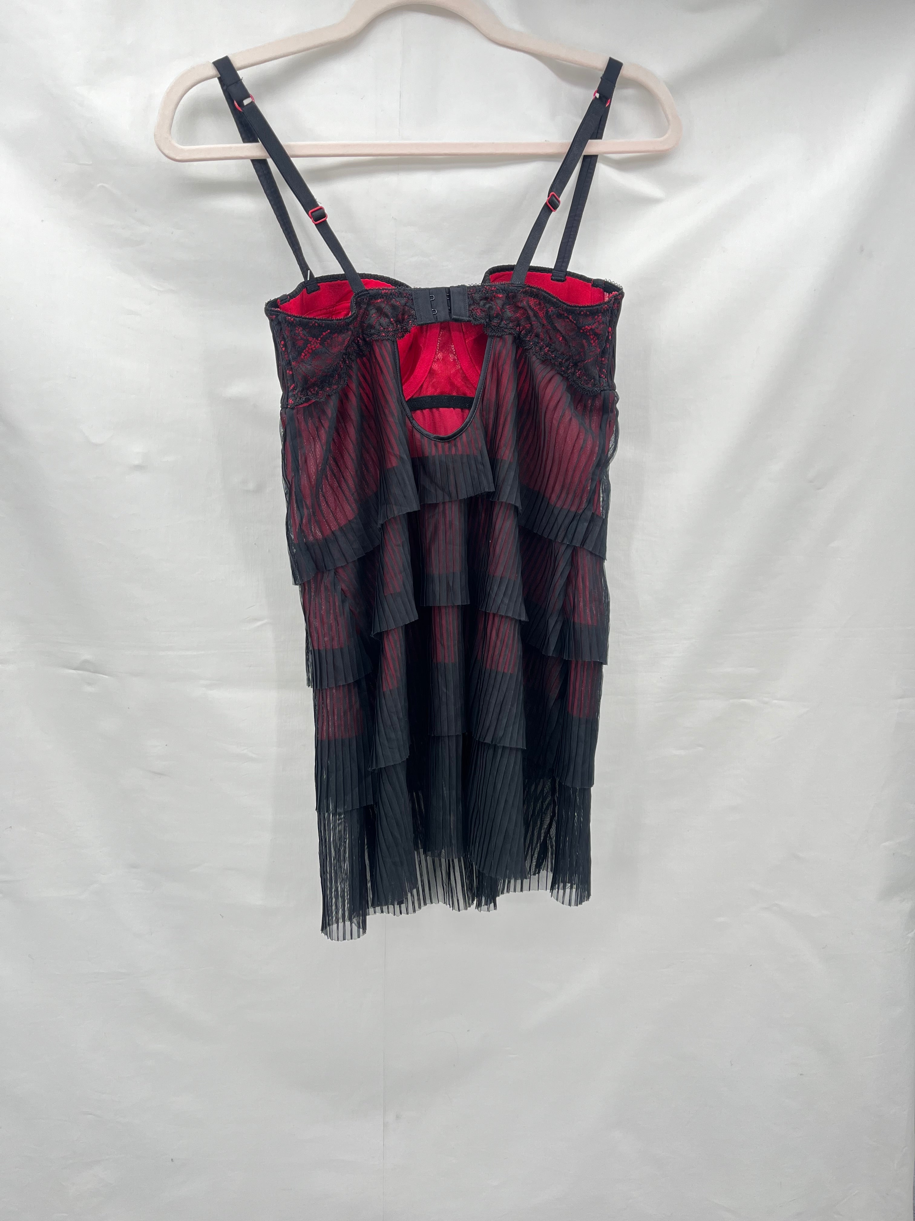 Nuisette RougeGorge Noir