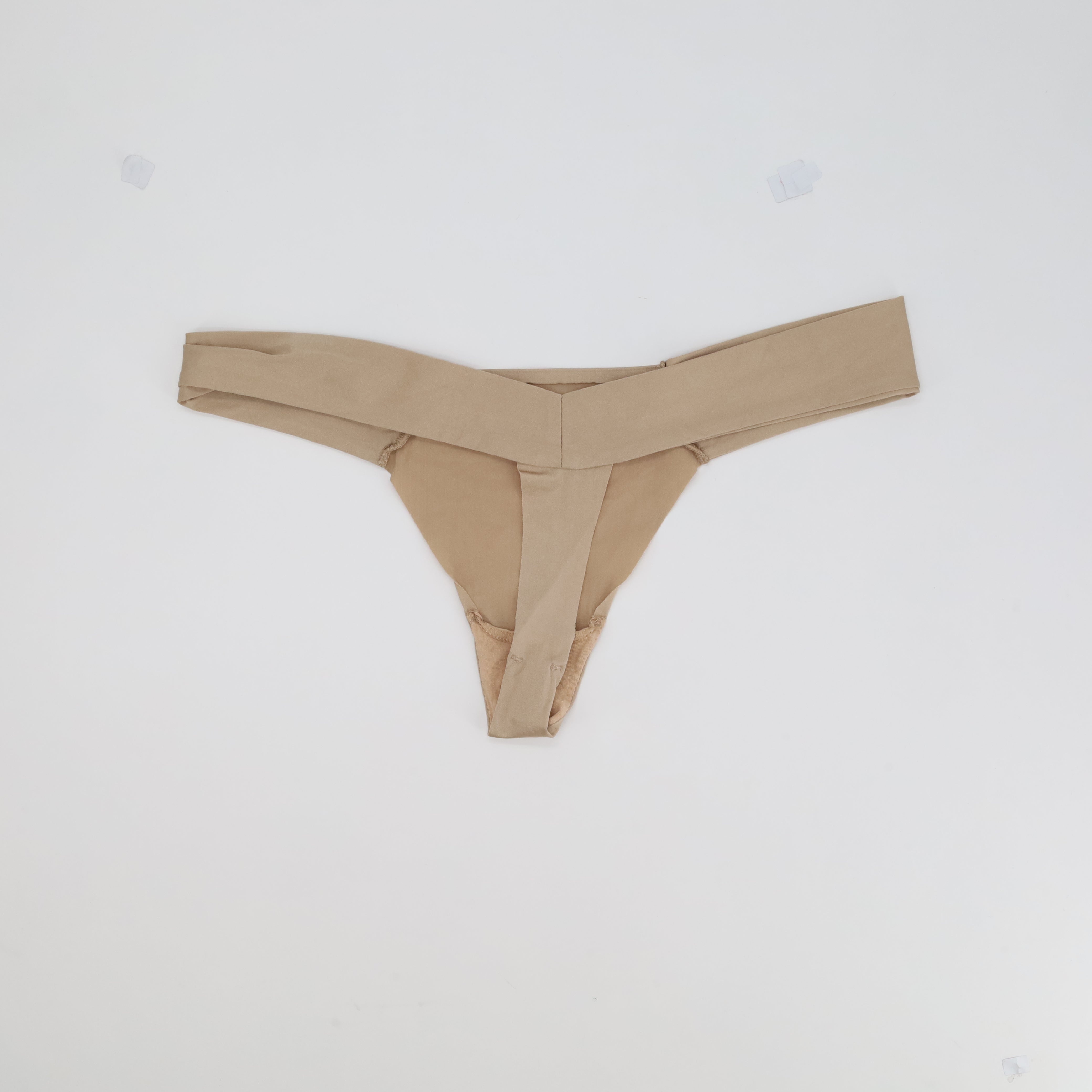 String Passionata Beige