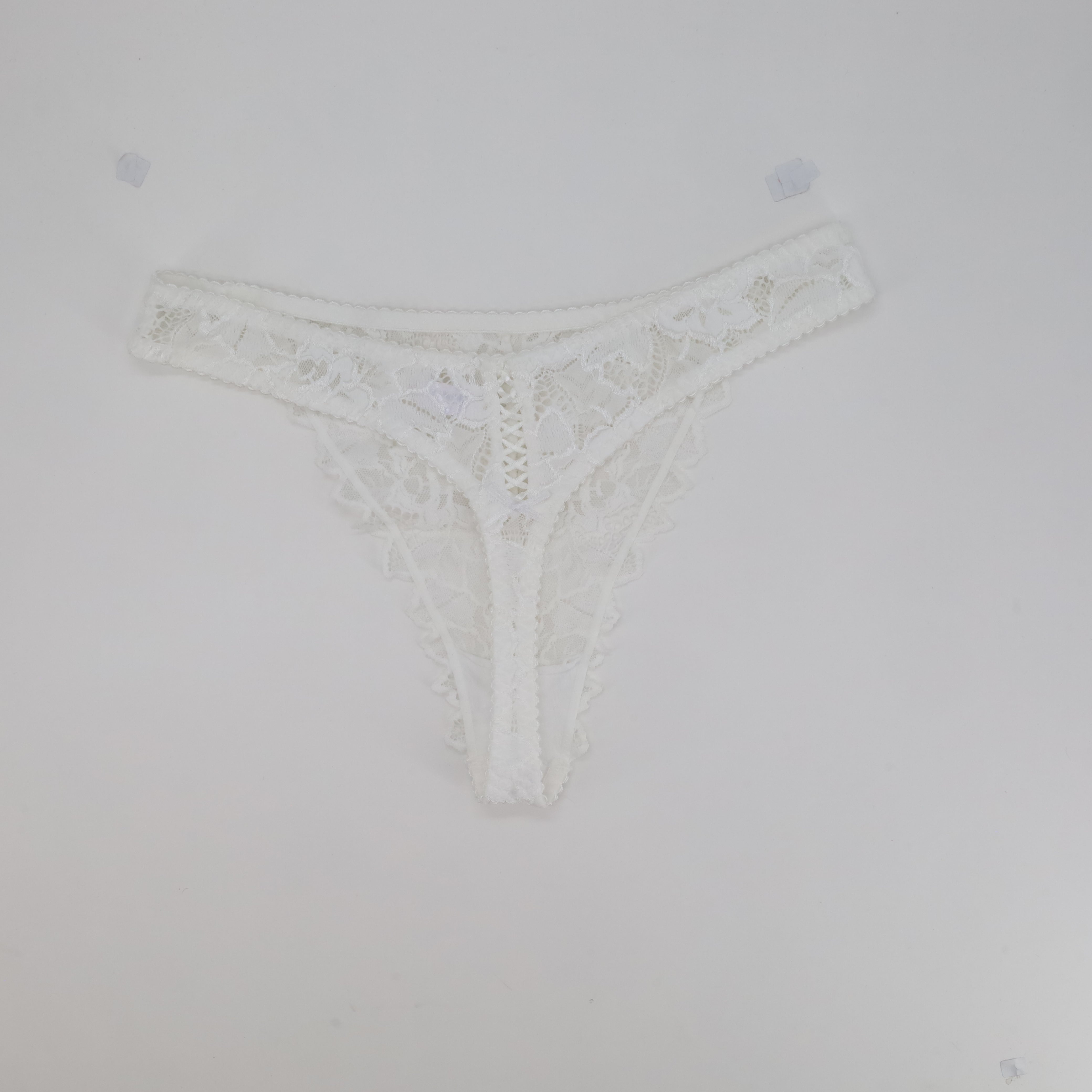 String Sans Complexe Blanc