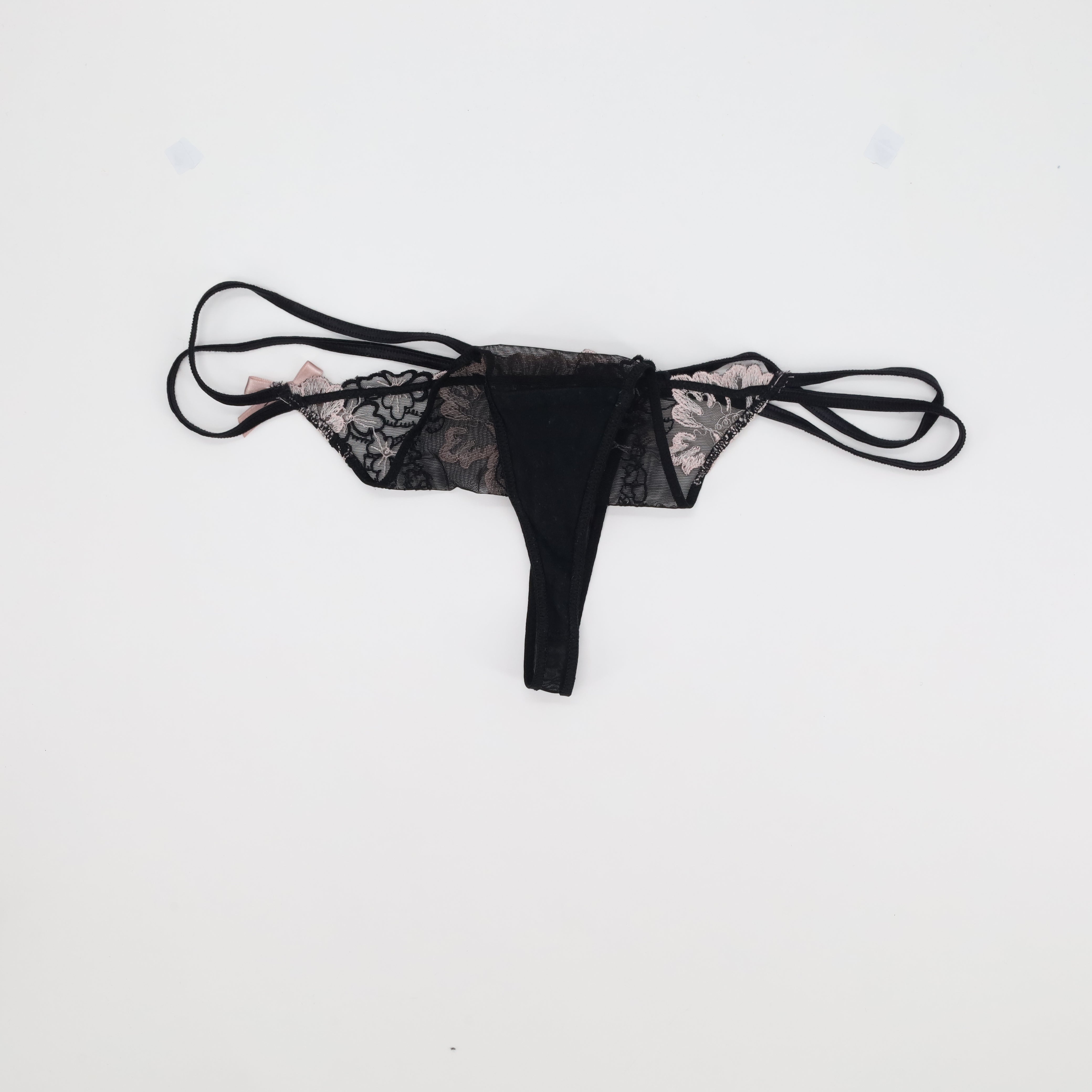 String Lise Charmel Noir