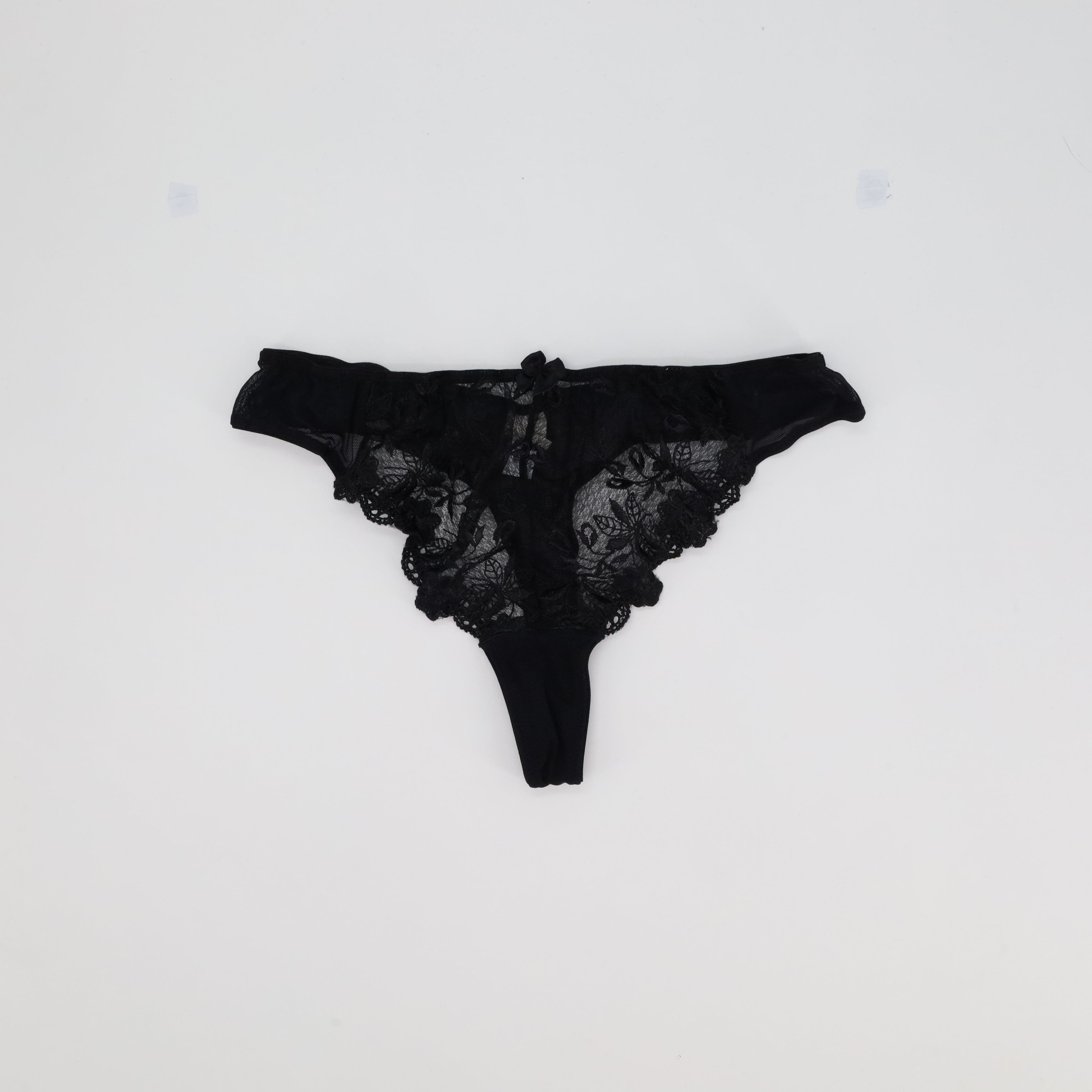 String Tout Simplement Noir
