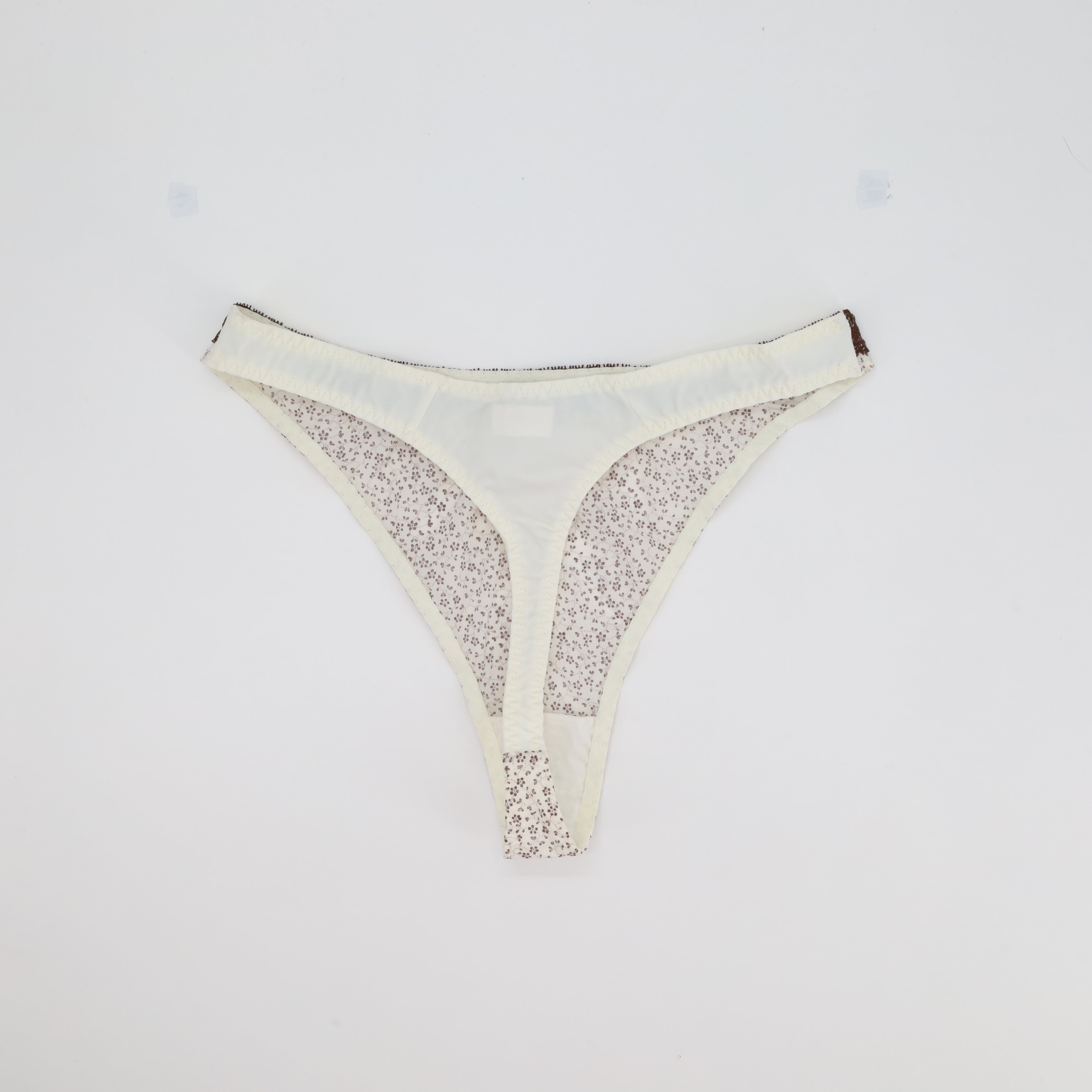 String Blanc