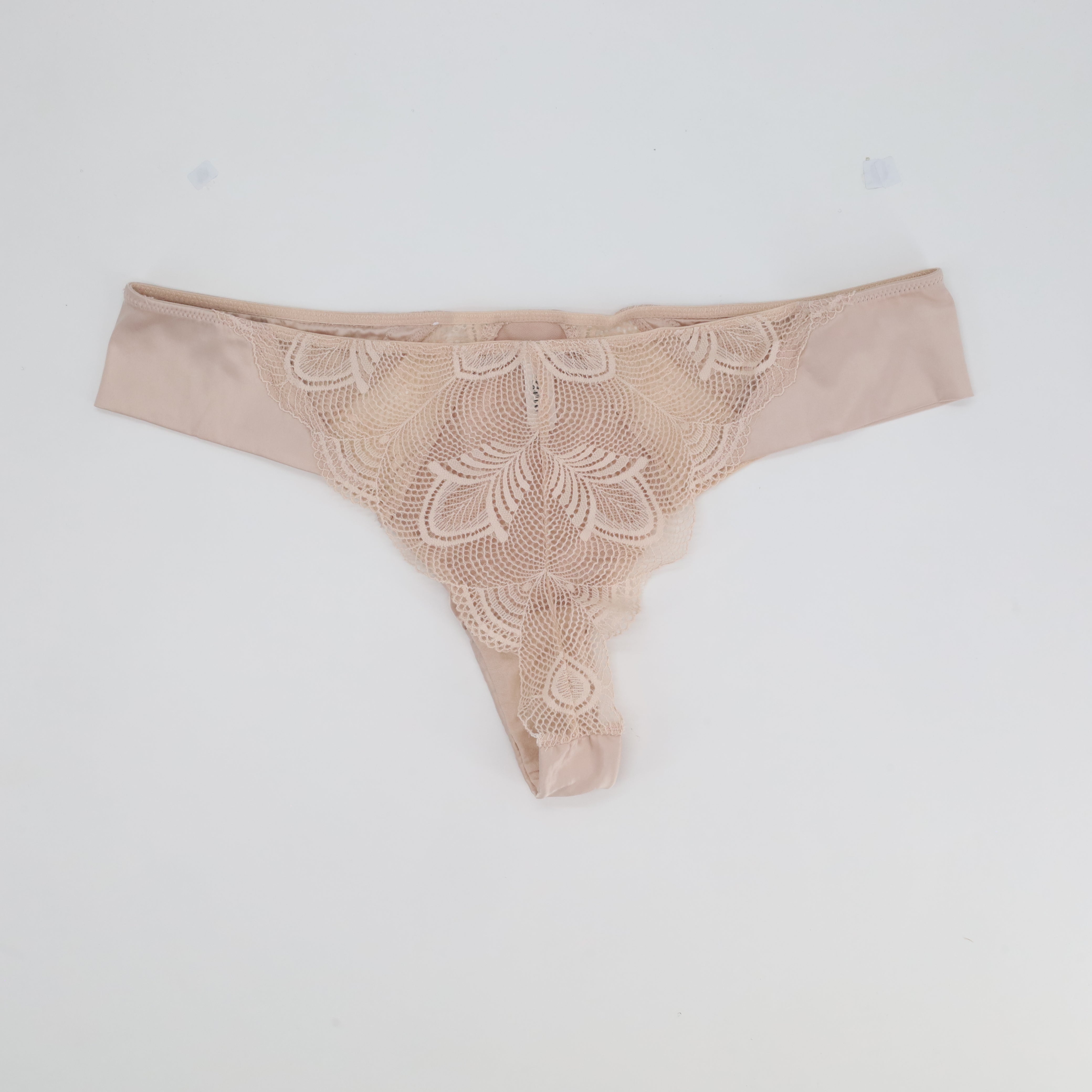 String RougeGorge Rose