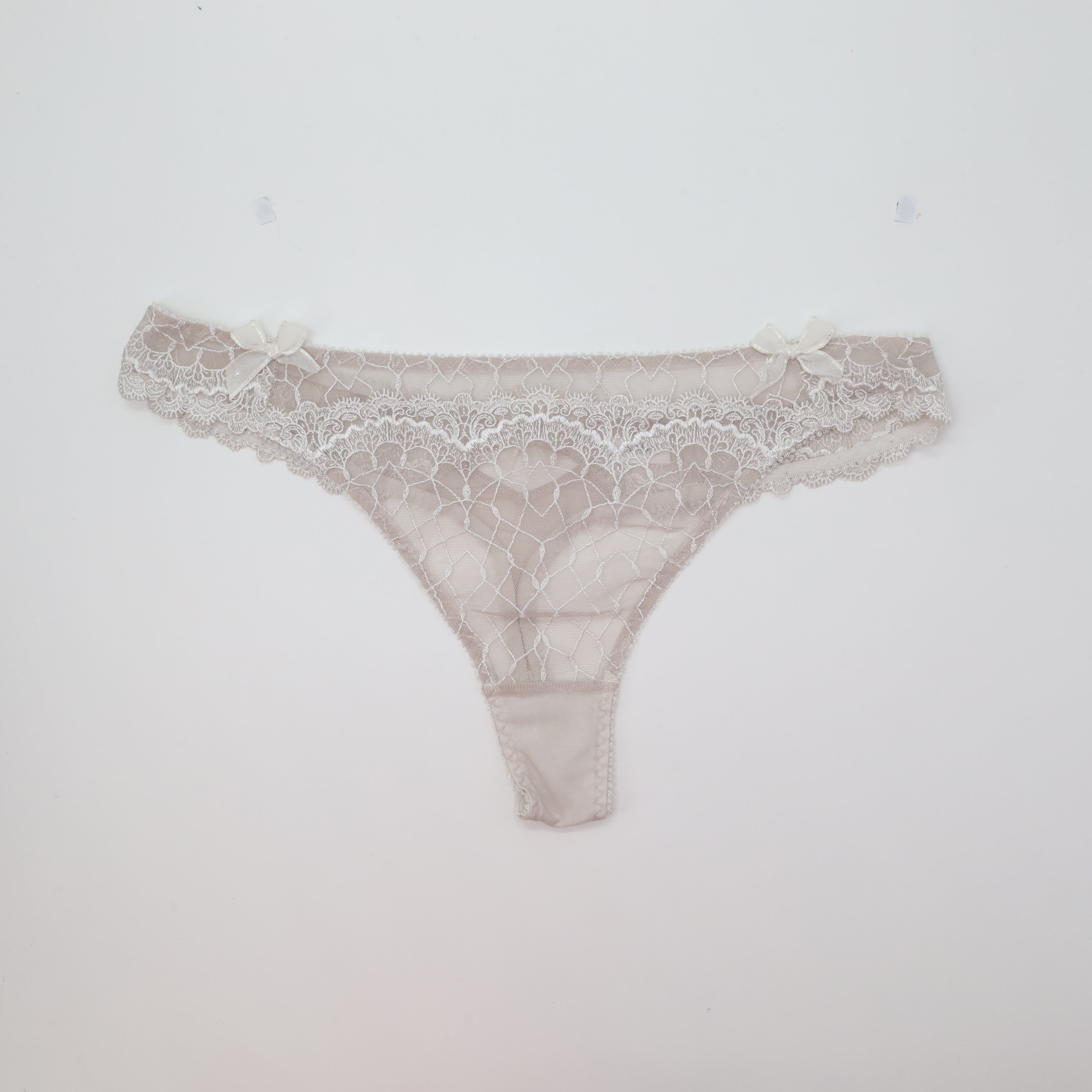 String Blanc