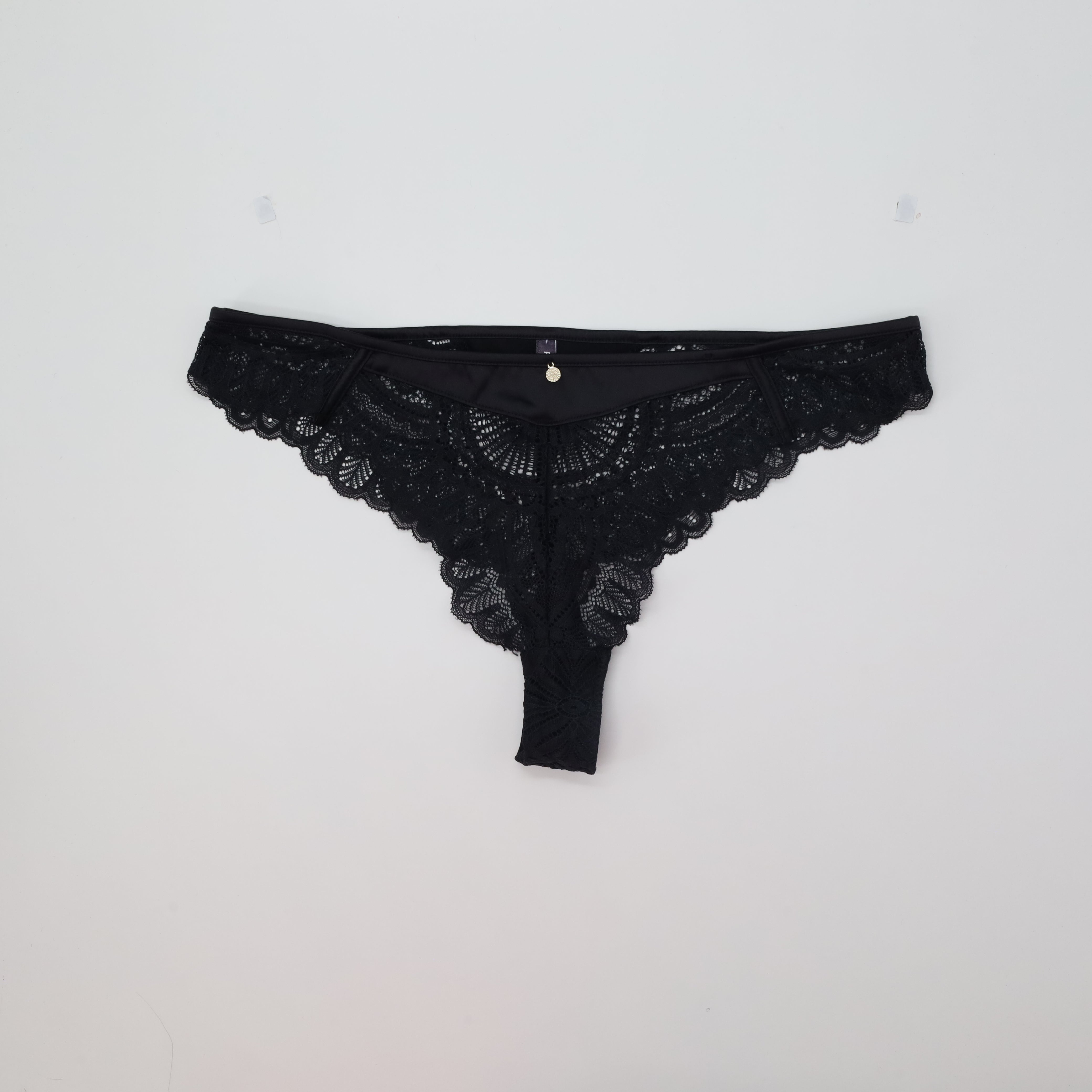 Tanga RougeGorge Noir