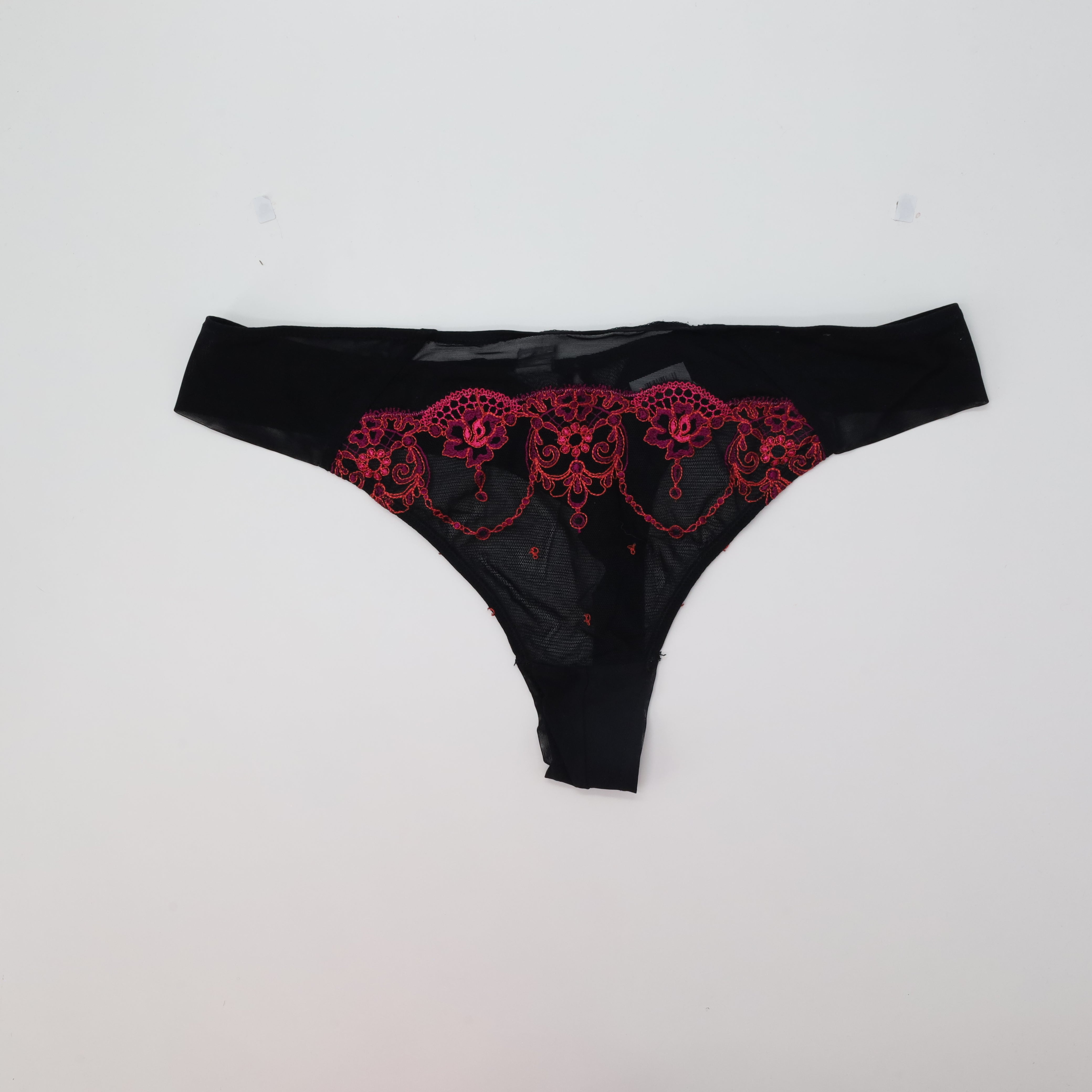 String Lise Charmel Noir