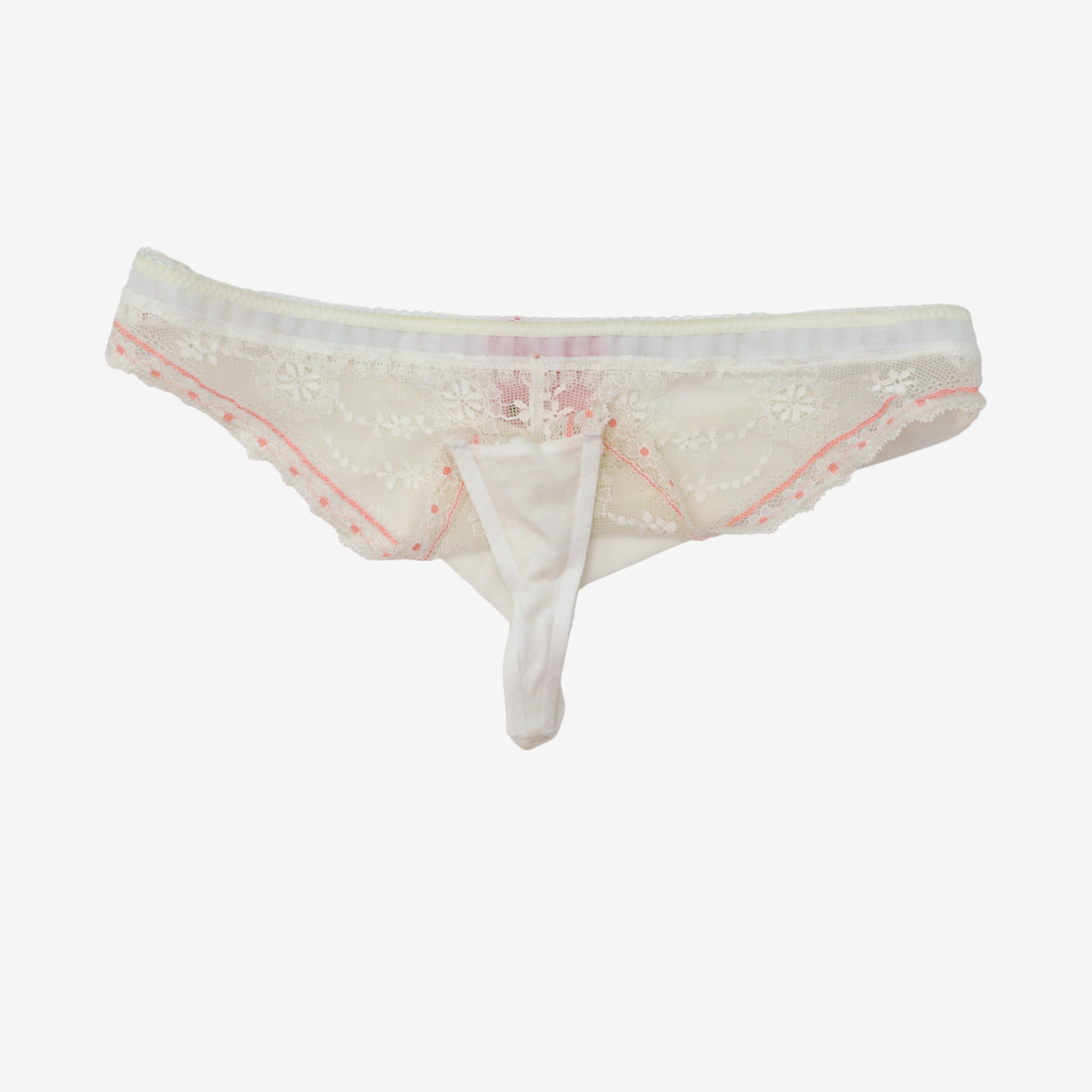 String Blanc