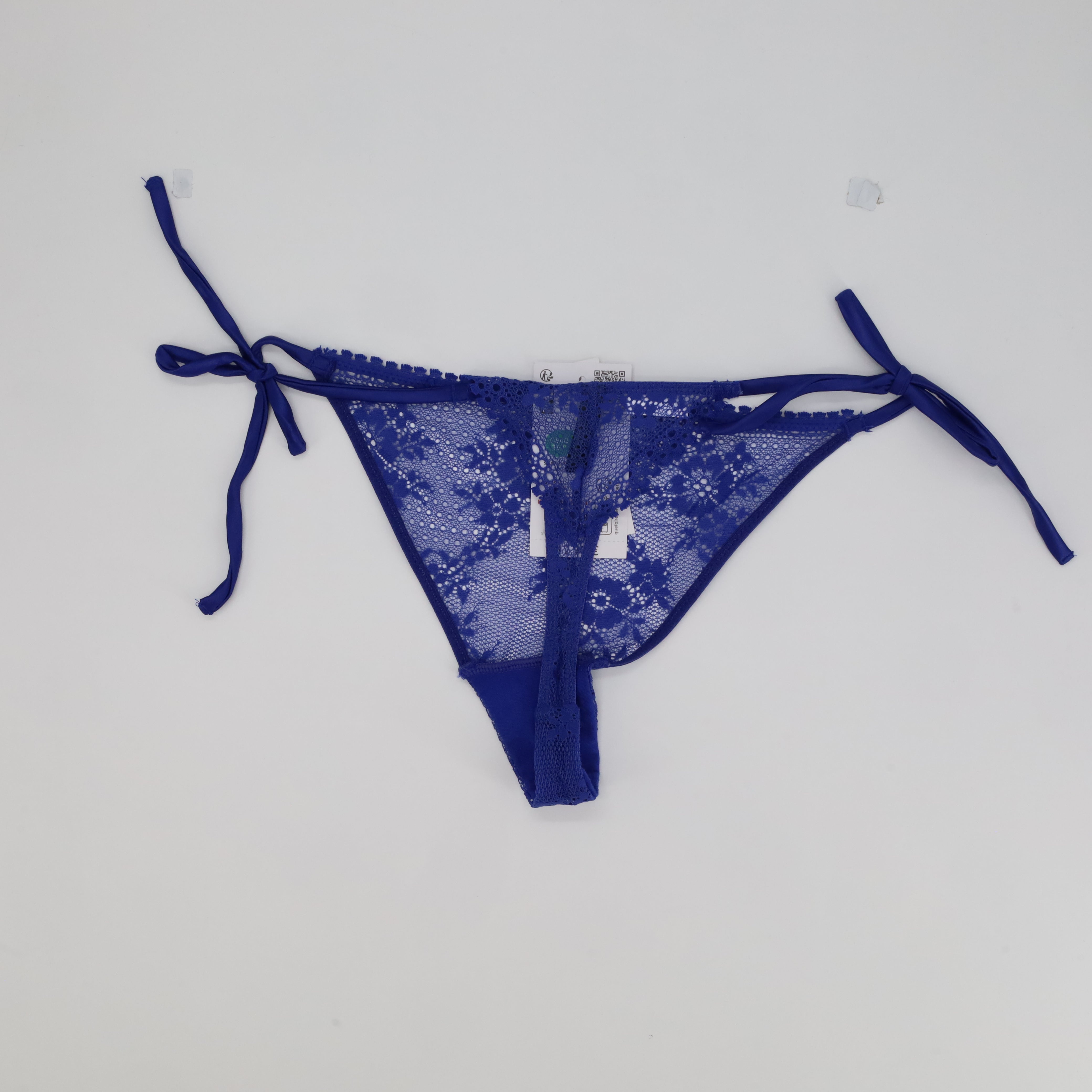 String RougeGorge Bleu