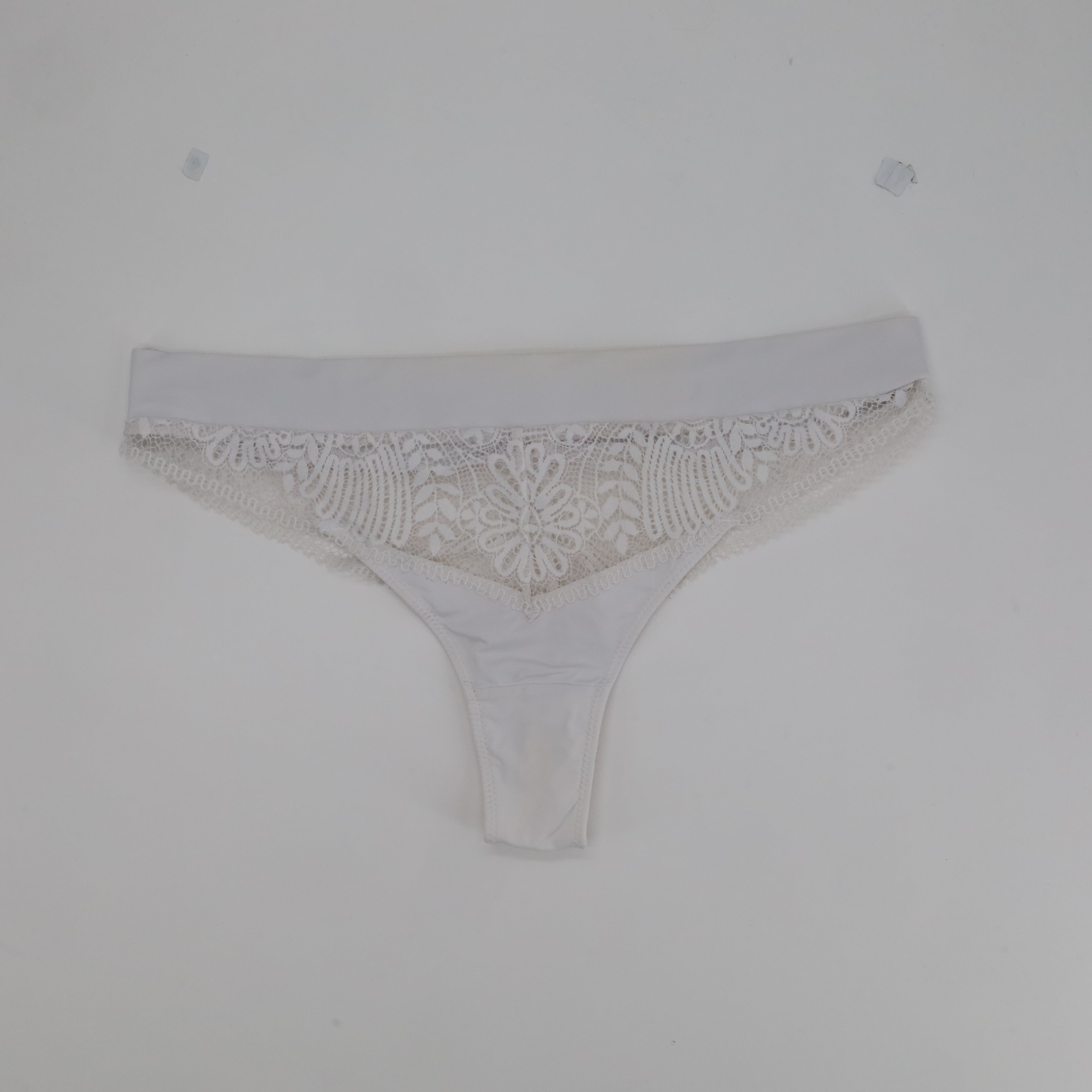 Tanga RougeGorge Blanc