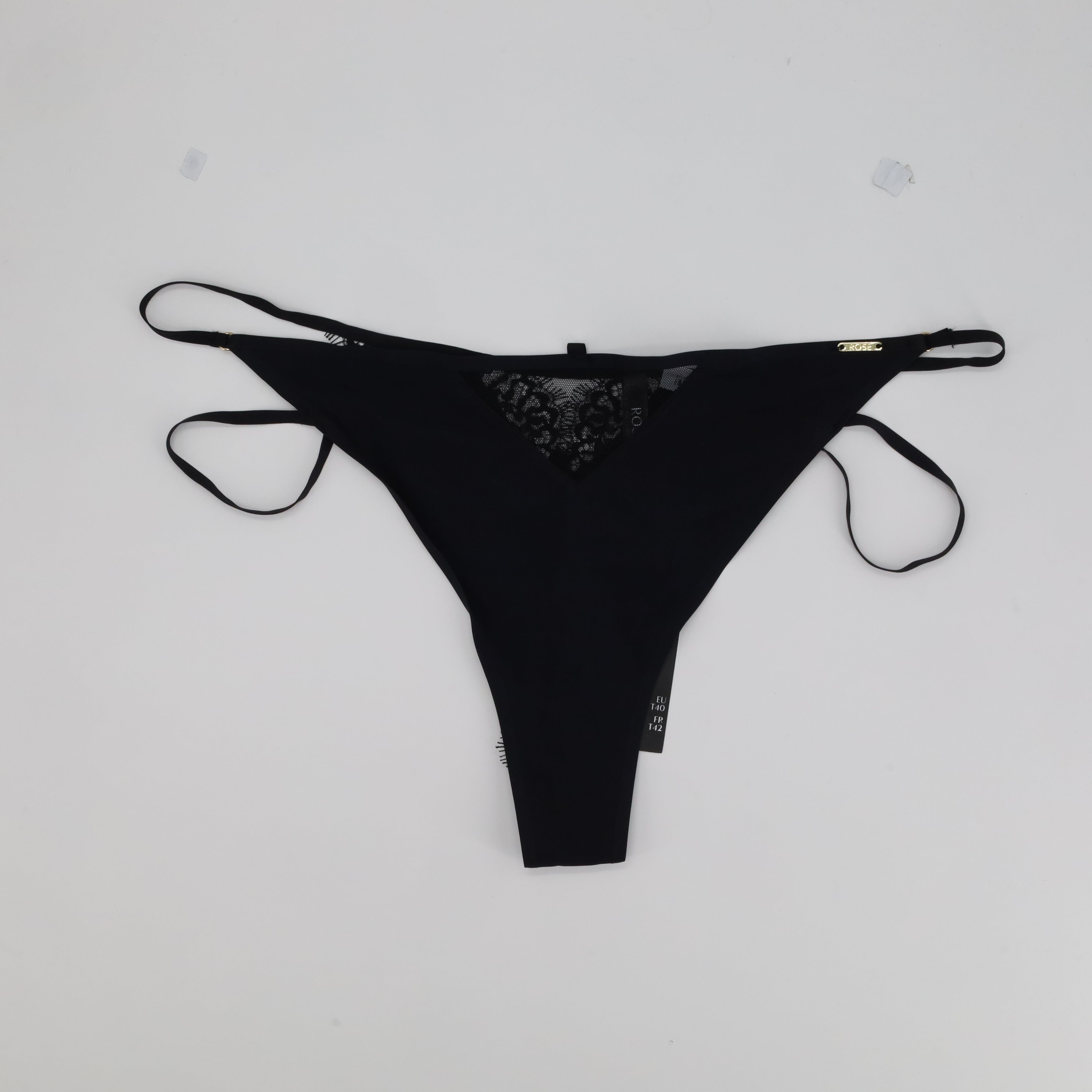 String Rose Noir