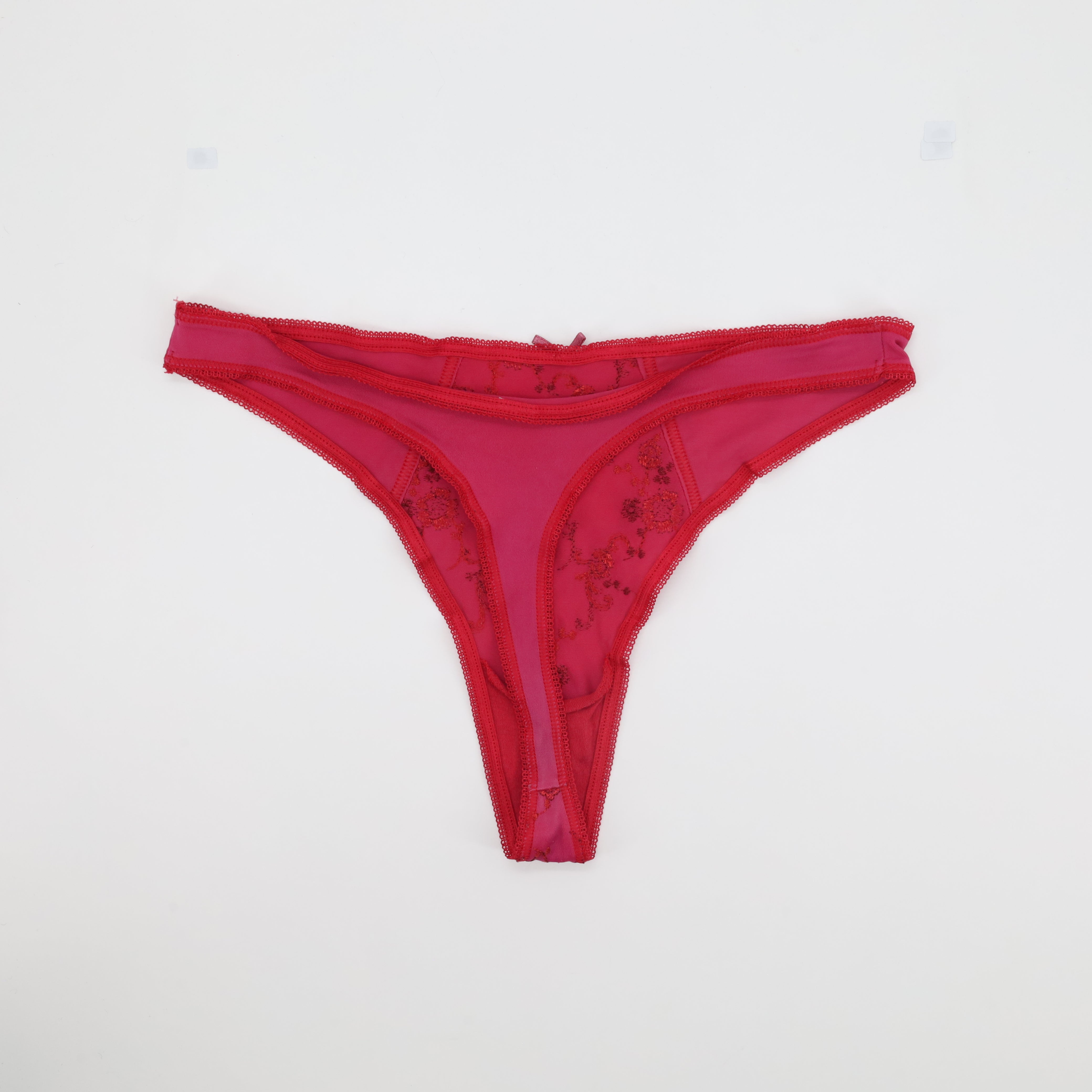 String Marque inconnue Rouge