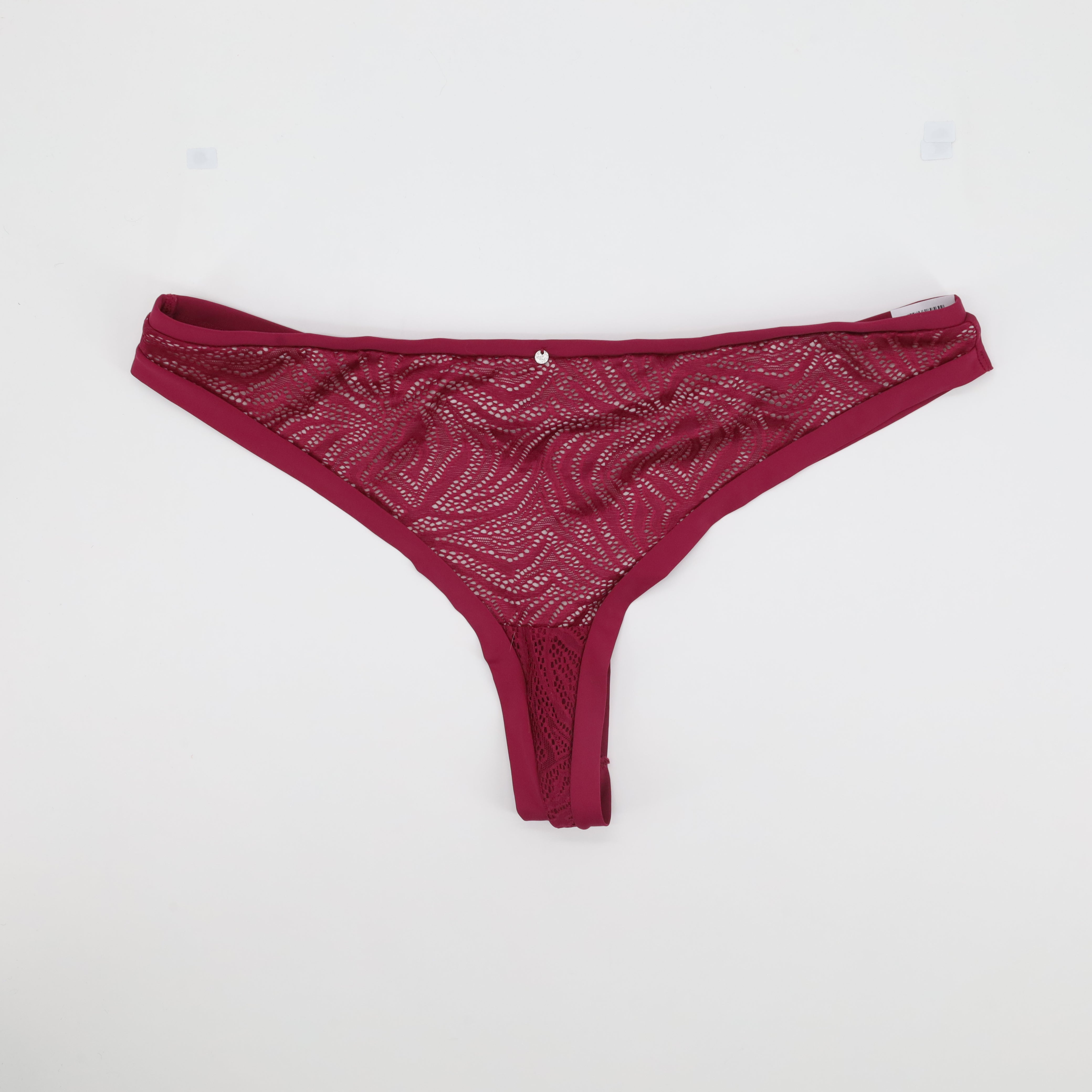 String Marque inconnue Rouge