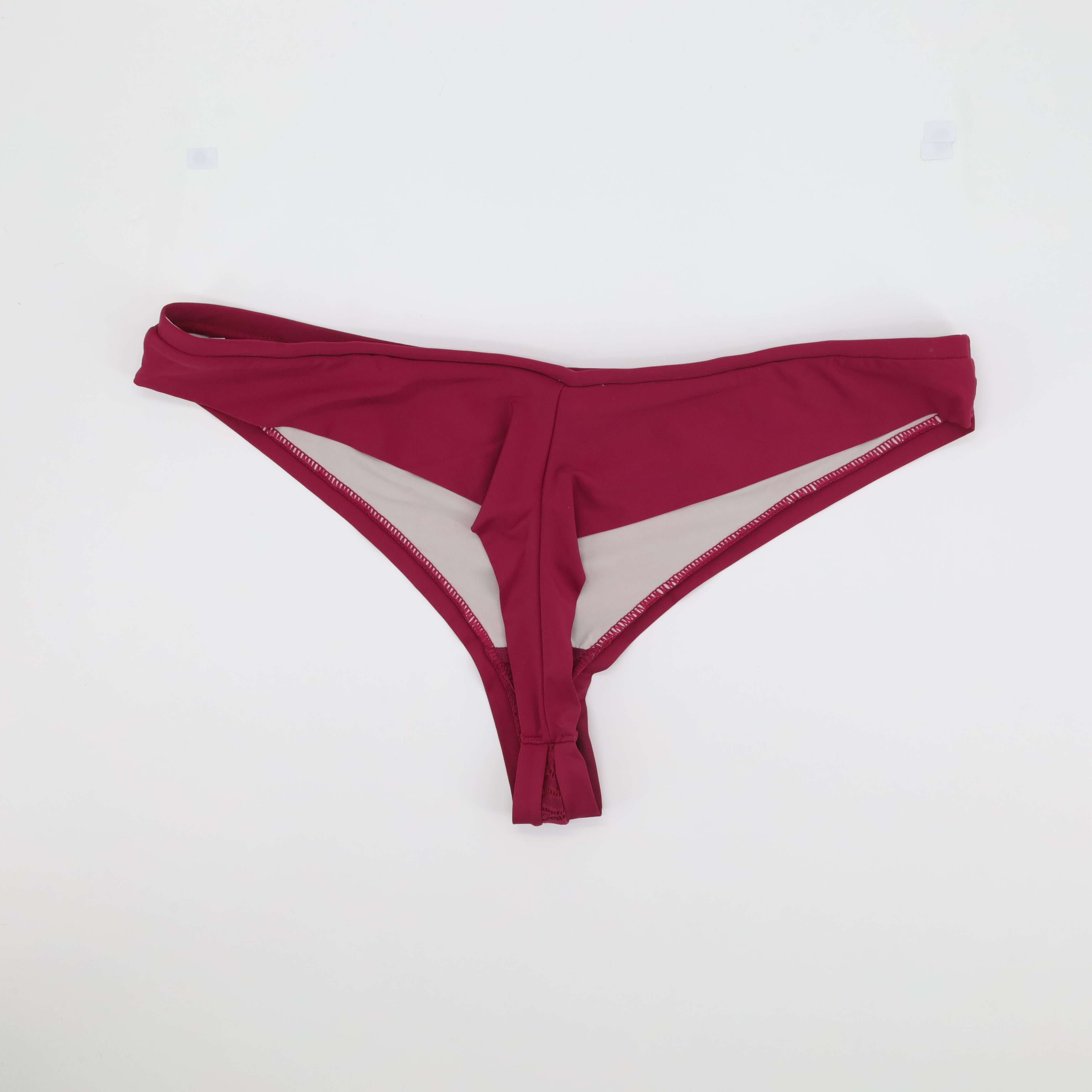 String Marque inconnue Rouge